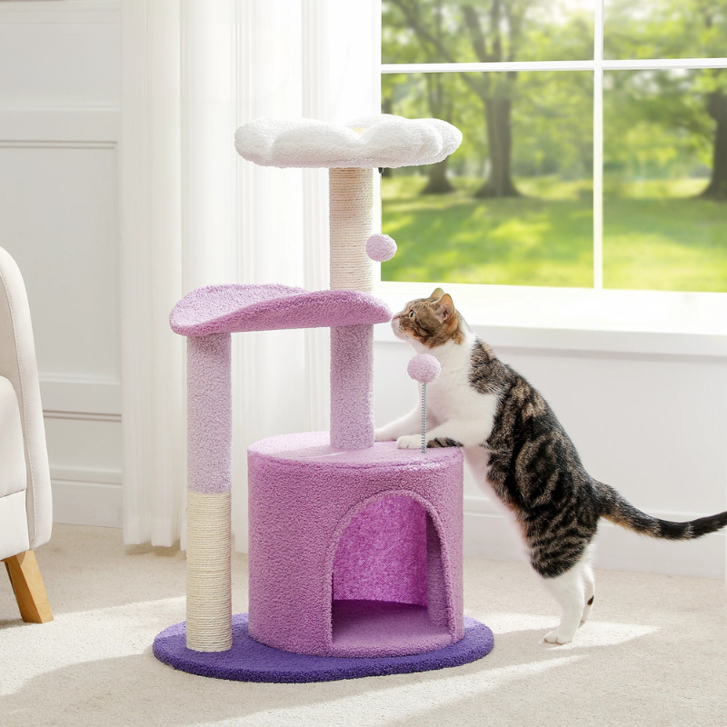 Petit arbre à chat de 84 cm équipé de 2 plateformes, 1 cabane, poteaux griffoir et 2 pompoms - Delanore